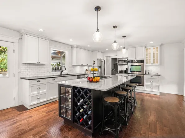 4951 199a St, Langley, BC V3A 1J5