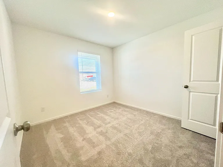 712 Zuppino Ln — Photo 9