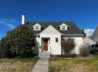 1402 5th St, Tillamook, OR 97141