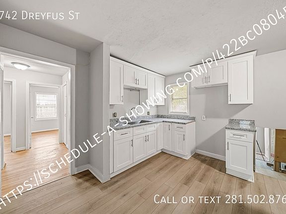 4th image of 3742 Dreyfus St