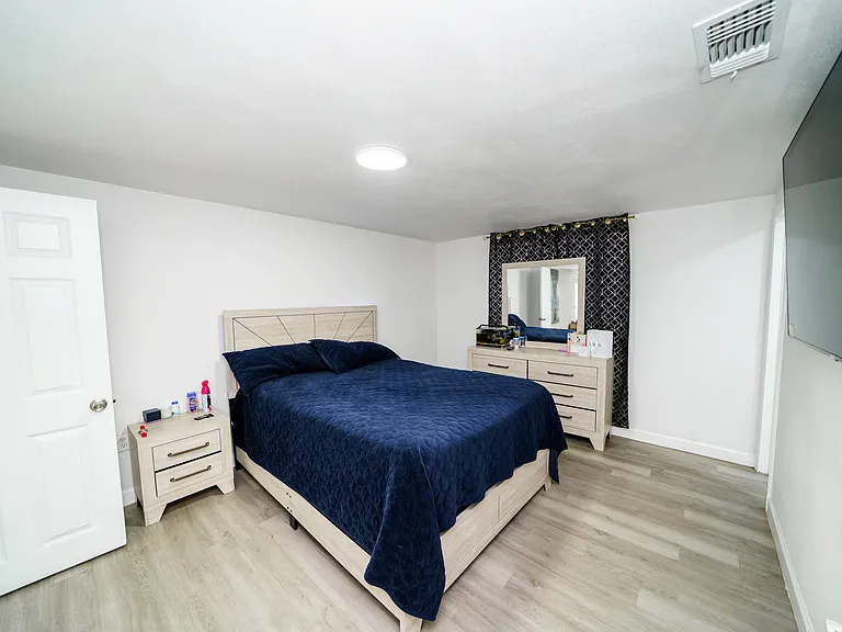 1160 Tarpon Ave — Photo 12