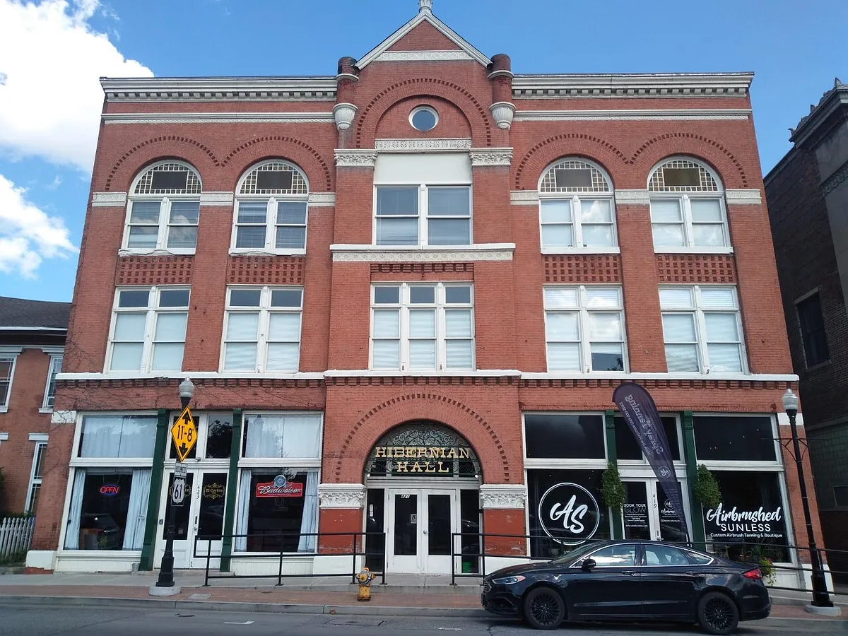 Building Photo - 419-423 Brady St