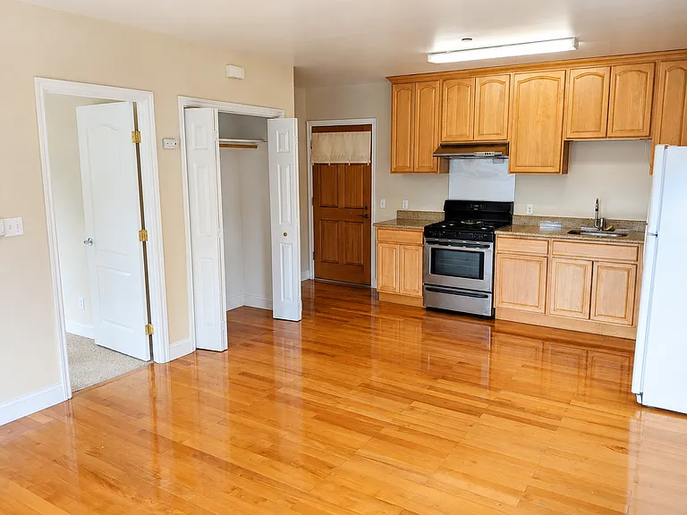1013 Fair Oaks Ave. — Photo 4
