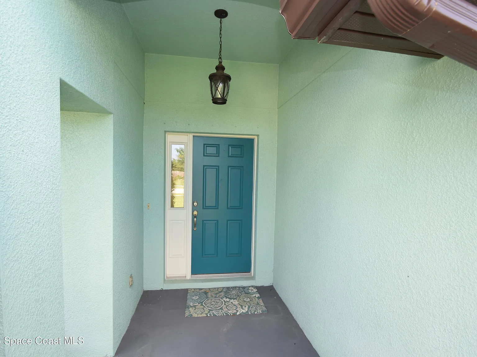 3 bed, 2.0 bath, 1458 sqft, $2,200 — Photo 3