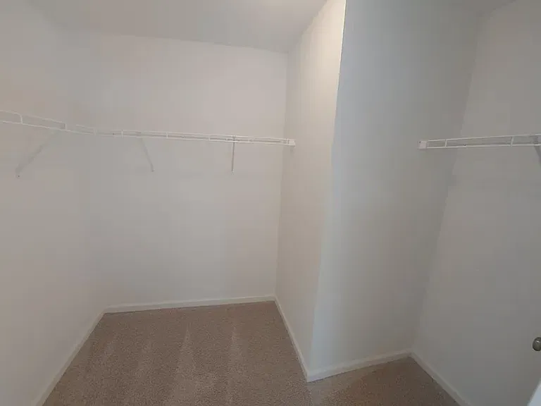 6877 Ferguson Dr — Photo 13
