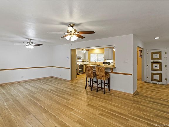 5th image of 829 Idlewilde Ln