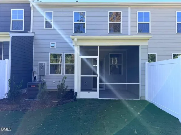 202 Deercroft Dr, Apex, NC 27539