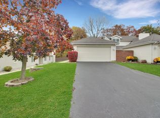 350 Deerpath Dr W, Schererville, IN 46375