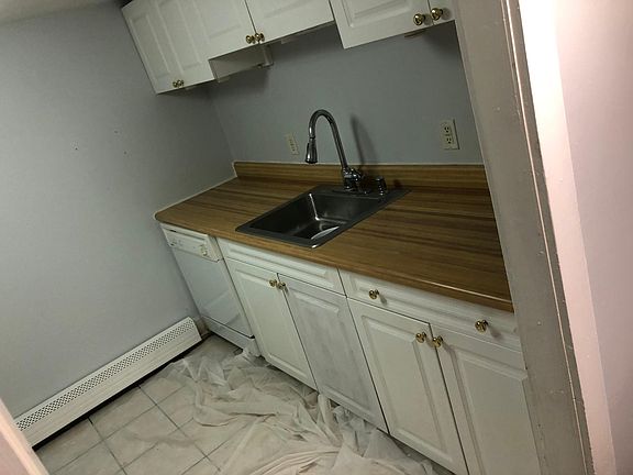 2nd image of 19 E Main St APT 3
