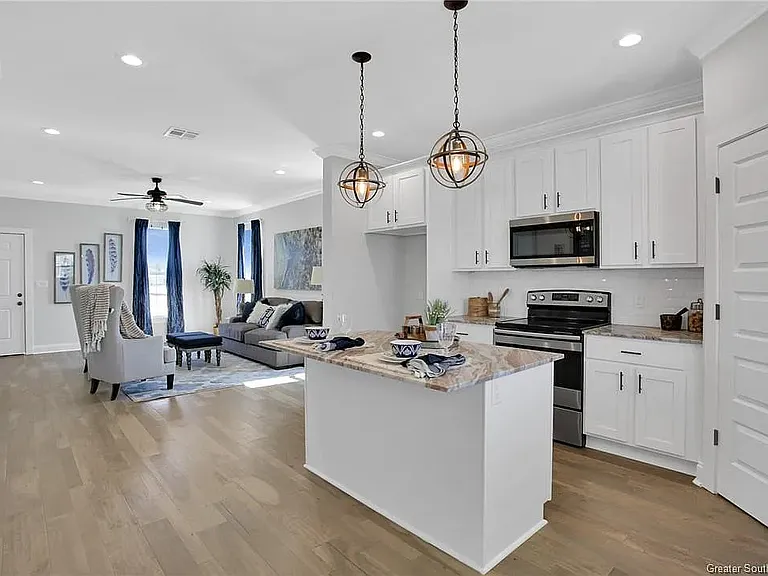 850 Sallier St #14 — Photo 9