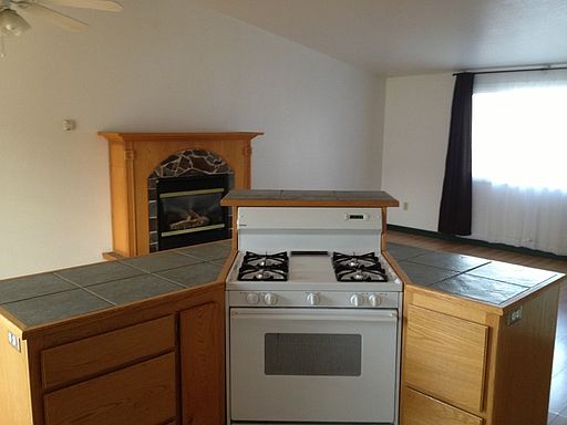 4th image of 2200 Garland Dr APT 31