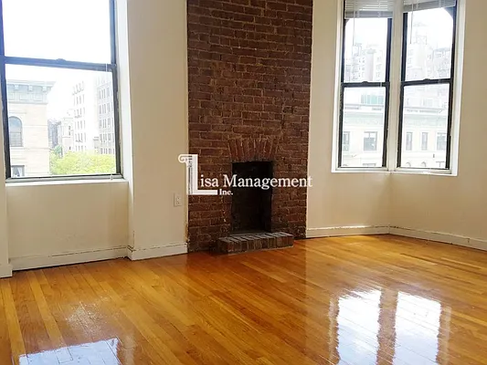 Rented by Lisa Management | media 34