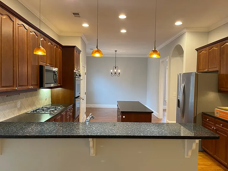 390 Wembley Cir — Photo 11