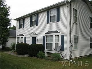 2nd image of 165 Fulton St