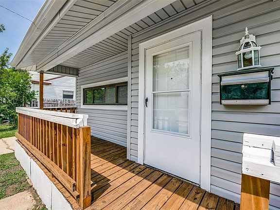 4th image of 2108 Camden Dr