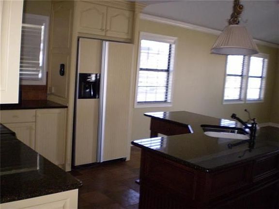4th image of 1734 Tiki Dr