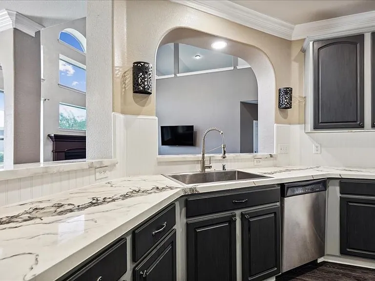 708 San Antonio Trl — Photo 12