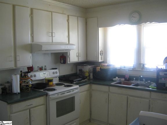 5th image of 241 Kerns Ave