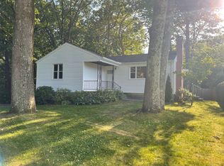 38 Chiswick St, Longmeadow, MA 01106