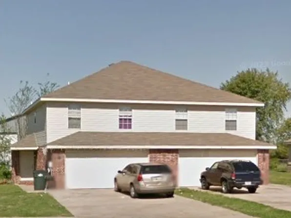 915 A & B Remington Dr, Springdale, AR 72764