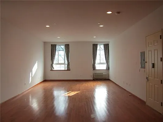 Rented by Kian Realty | media 10