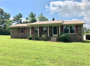 3 Woodward Ln, Leoma, TN 38468