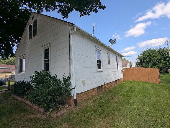 5th image of 707 Lacrosse St