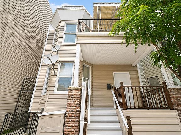 2nd image of 414 Monastery Pl #3