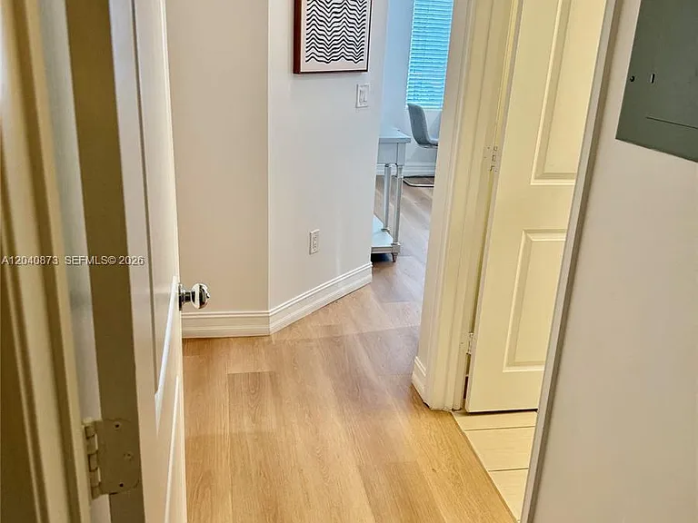 611 11th St #104 — Photo 7
