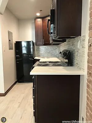 Rented by Realty 2000 Corp | media 2