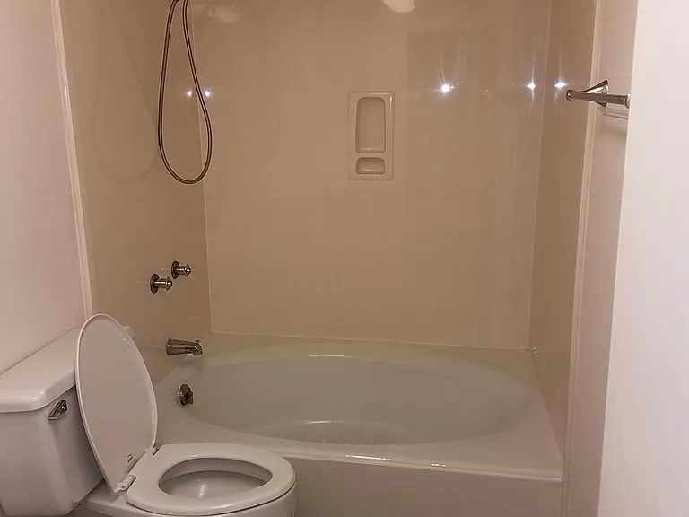 1002 Seacliff Dr N #1002 — Photo 6