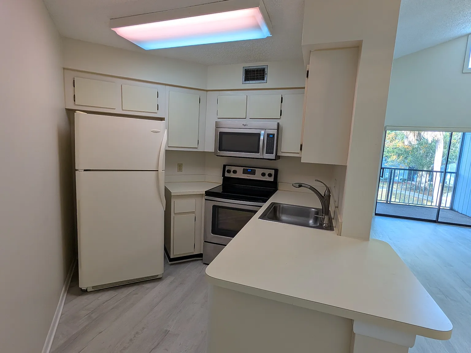 2 bed, 820 sqft, $1,500 — Photo 4