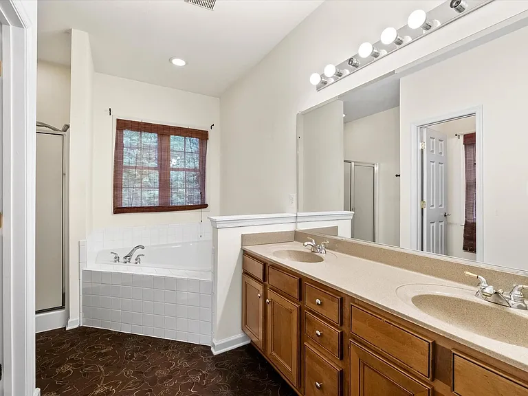 4107 Lakeview Pkwy — Photo 24