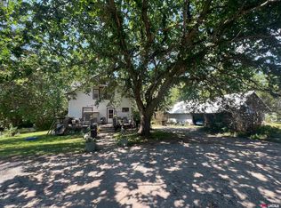 541 Chestnut St, Hickman, NE 68372