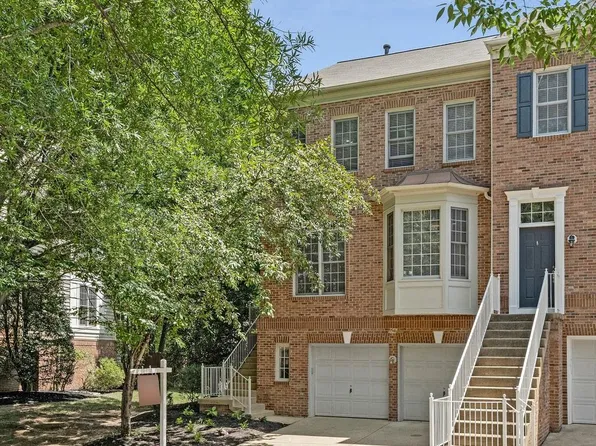 9546 Lagersfield Cir, Vienna, VA 22181