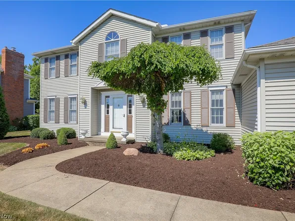 3656 Avanti Ln, Uniontown, OH 44685