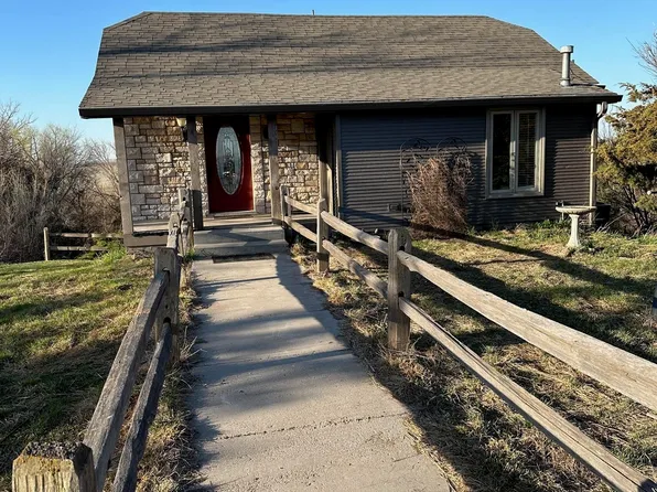 1613 Road 7, York, NE 68467