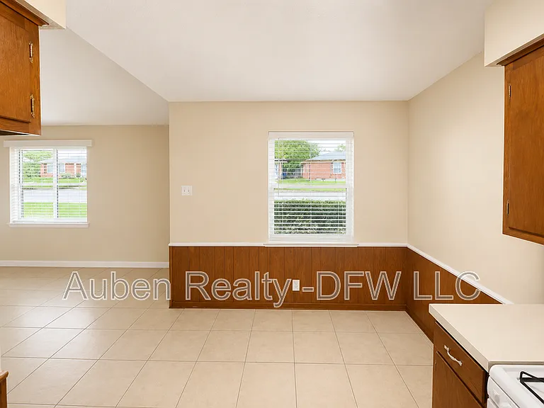 1615 N Alexander St — Photo 4