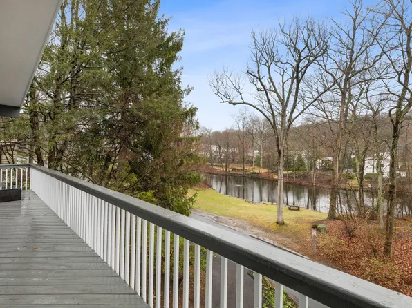 353 Lake Shore Drive, Pleasantville, NY 10570