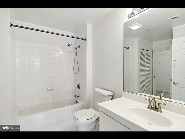 23 Pierside Dr #306 — Photo 9