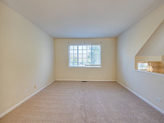 3rd image of 2185 Daybreak Dr