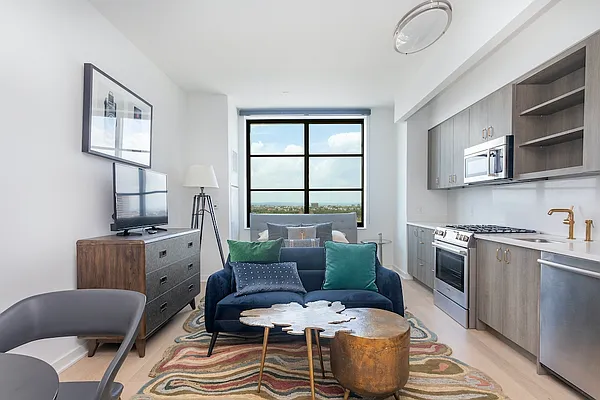 Rented by Greystar | media 22