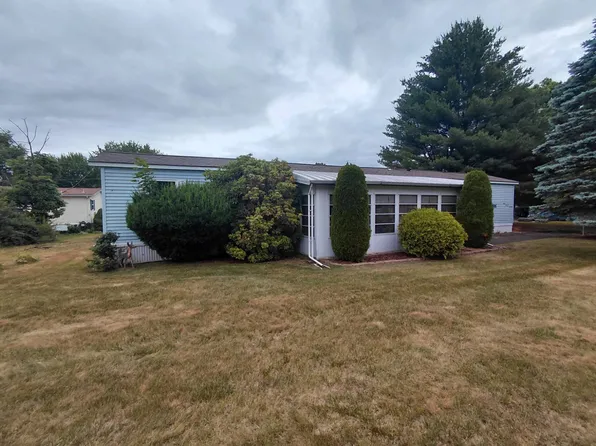 1 Hula Ln, Plattekill, NY 12561