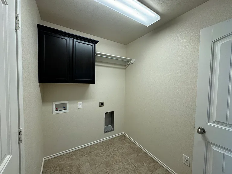 10113 Viola Ave — Photo 8