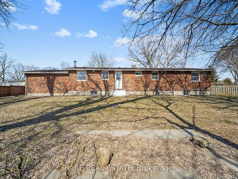 314 Laughton Cres — Photo 14