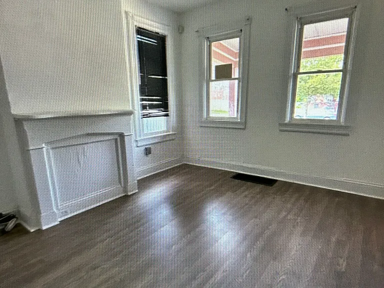 319 Rutherford Ave — Photo 3