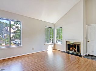 6 Tory Ct, Bedminster, NJ 07921