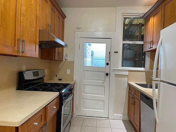 2nd image of 286 19th Ave Unit B