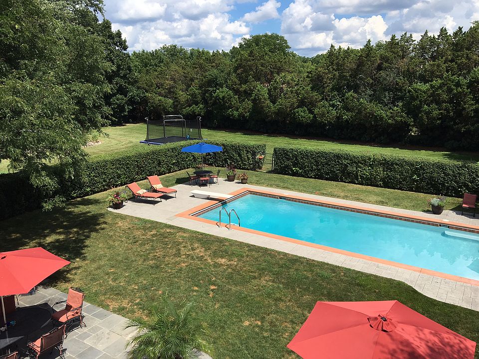Lg Yard beyond Fenced Pool