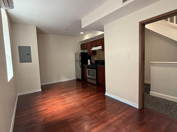 3rd image of 118 S 12th St